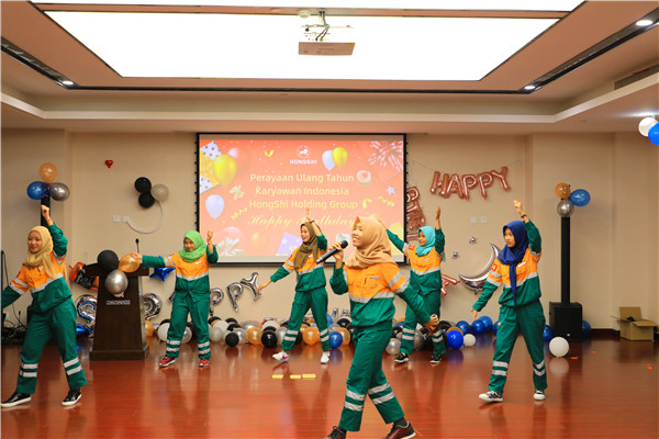 集團總部組織海外印尼培訓班新員工集體生日會