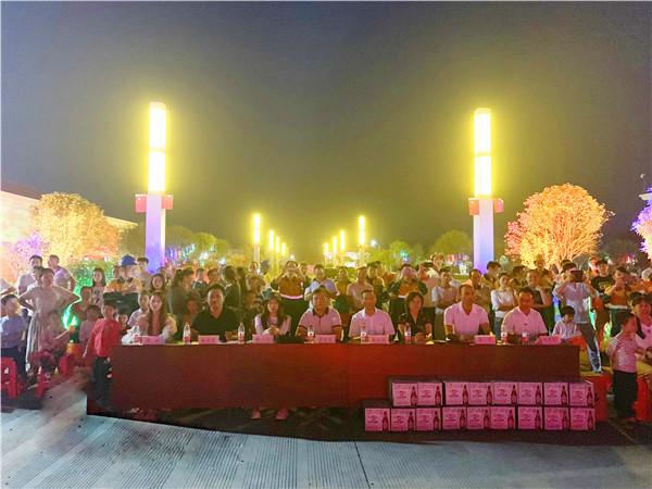 永州紅獅舉辦“壯麗70年，奮鬥新時代”國慶晚會暨員工集體生日會